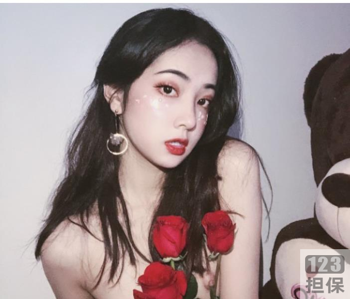 Qinweiyingjie:魅力无限的捷哥女神颜值涩情艺术:室外自然的网红资源绅士的欲望:魅力无限的捷哥女神