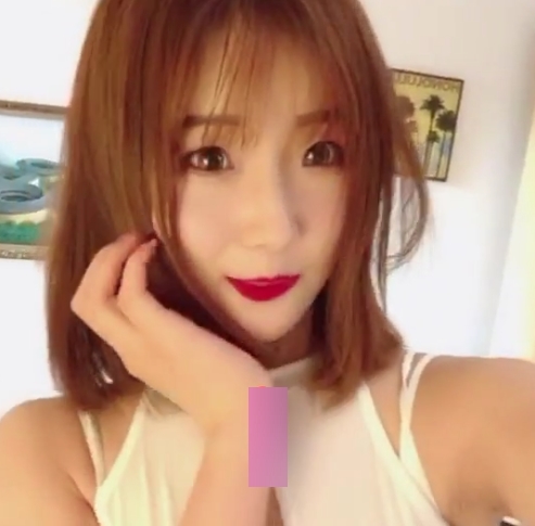 女神主播艾玛寒亚和安雅的热舞视频和照片,舞蹈直播间中的抱走二哈和微微可爱啦,小A懿和赵维娅的1V1奇怪舞,fly利的舞蹈视频。