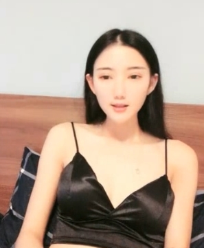网红眼镜:一款在网络上非常受欢迎的眼镜产品。南半球:指位于地球赤道以南的地区,可能与商品有关的地理位置。作品:指某个人或团体创作的作品,可能与商品有关的创作作品。46部:指某个人或团体创作的作品数量,可能与商品有关的创作作品数量。乖乖女:形容女性温柔、乖巧的性格特点,可能与商品有关的女性形象。骚sao:形容女性性感、妖娆的形象,可能与商品有关的女性形象。nu:指女性,可能与商品有关的女性形象。白皮