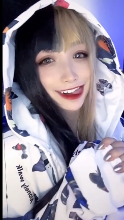 丽姬与交换枕边人的幽会:连衣长裙与皮带的奇妙交换