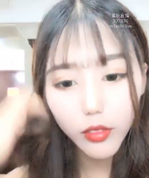 无名小妖女主播:精选颜值和身材的修炼狐狸成精人形丰满