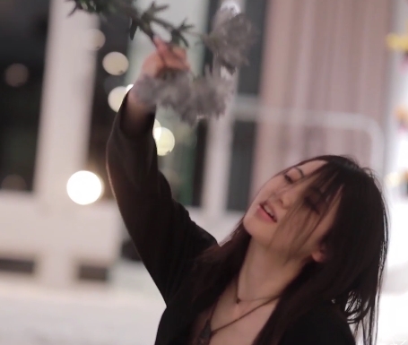 JVID阿黎:精选女模特的身材与气质展现,大长腿的写真作品带来的忧郁眼神,颜值可爱又性感