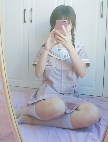 妹子穿着可爱学生装的两部作品,欢欢资源的画质很好