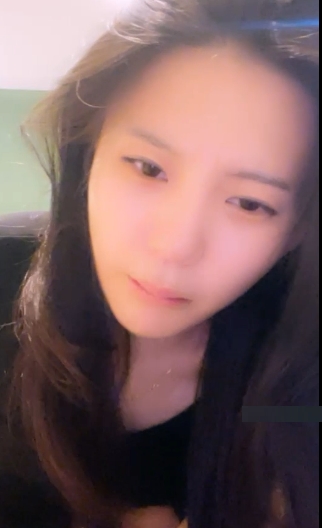 女主播小石头的毕业视频作品:放松闺蜜热舞直播