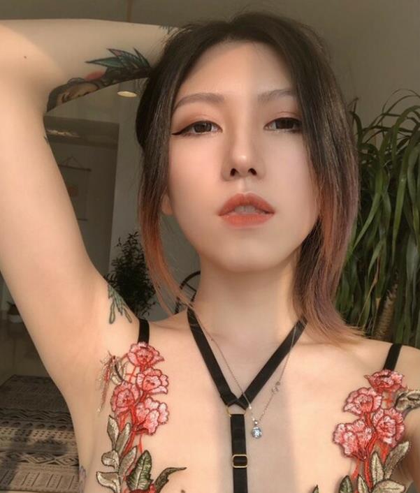 推人气国模御姐女神纹身有尺度合集高颜值浮力姬小姐姐舌尖上的那地方霸气野性抖M指教热门国模合集,高颜值御姐女神展现霸气野性纹身,舌尖上的那个地方令人抖M指教