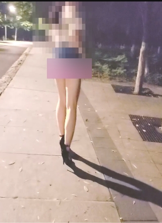 UP主分享了关于Slutdiary1的指教视频,内容涉及Y环和拉珠的使用。视频中展示了室外指教和多人游的场景,介绍了那个地方的特点。UP主还提到了抖M和雌性狗子的相关话题。视频长度为21分钟,文件大小为6.4GB。