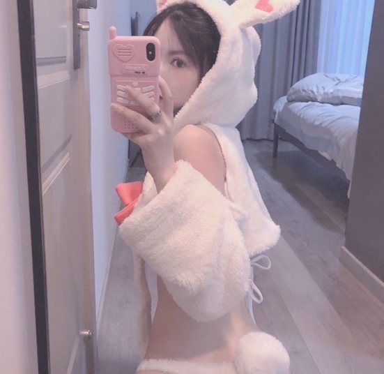 清纯女神高颜值的高中生直播,粉丝资源下载与欣赏