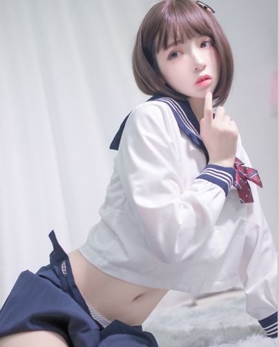 疯猫SS:性感浴缸写真,美腿Cos女神的动漫服装