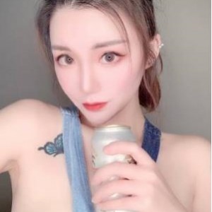 妮可女神私拍粉丝足技秀身材小姐姐7.9G