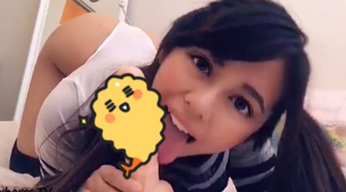 网红罗莉浮力姬KittyXkum的可爱纤细五官和豪放S气的性感自拍,使用道具紫薇,真实噼里啪啦啪的84V-12G商品