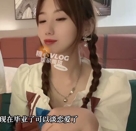 小桃酱的颜值与身材定制美颜资源