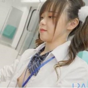新人女星尤莉在地铁上的噼里啦传媒事件引发关注