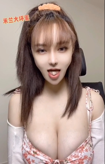 网红女神的绝美身材展现:瑜伽舞蹈动作福利