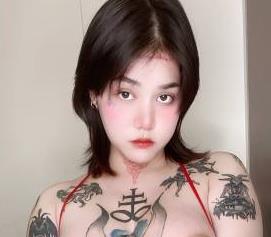 纹身小狗狗