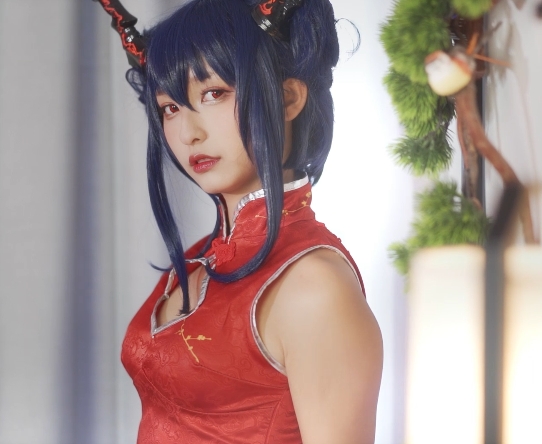 神樂坂真冬的白色丝袜和鹿角,经典日系动漫Cosplay女神资源