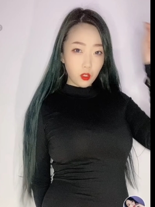火辣网红妹子舞蹈视频:逆天身材小仙女快手巨R
