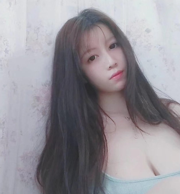 宇霸霸:快手网红艾比的穿云音,家庭主妇校花女主管的赚钱秘籍