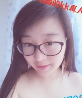 烤香肠的视频和图片:享受诱人的视觉冲击力,放松娱乐的好选择