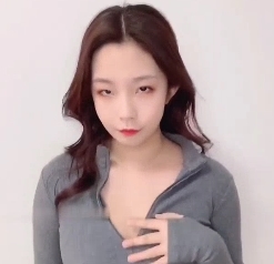 反差婊:反差婊妆容教程,打造不一样的形象辉夜姬:辉夜姬风格连衣裙,优雅华丽的夜宴装扮怼脸上:怼脸上的护肤品推荐,解决肌肤问题的有效方法嘴艺:嘴艺训练班,提升口才表达能力的秘密技巧指教:指教书籍推荐,帮助你成为更好的自己