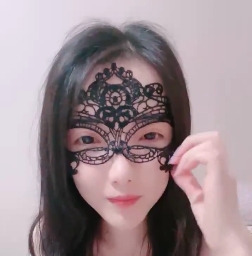 透视白丝袜小姐姐与朋友的舌吻表演,嘴艺精湛,高清1V视频,文件大小109MB,可在百度盘下载。