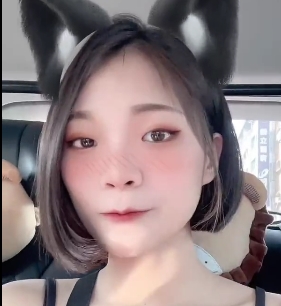 自行打包的王道精选商品:反差小浪女的大胆私拍在闹市中的光“阴”_YL,可在百度盘上获取。