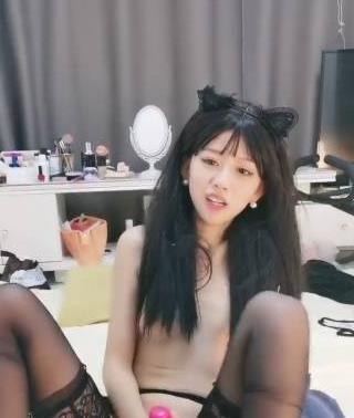 米拉女神与粉丝的激烈直播大战