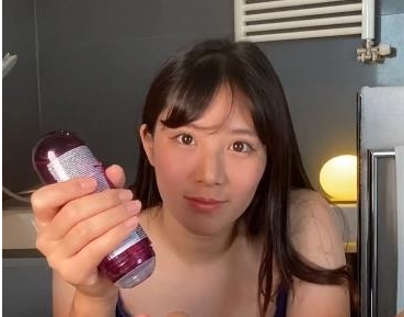 网红妹子obokozu的OnlyFans独家视频,包括喜欢玩的白人和亚洲女孩,4V高清画质,总时长1.9G