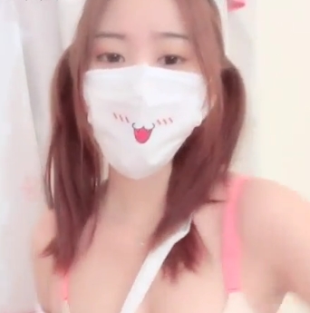 有趣女仆双马尾妹子自行打包1V194M百度云