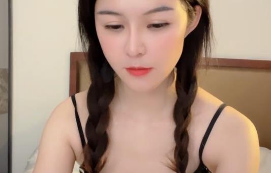 露脸女神Makabaka自拍主播视频下载,震震球玩法颜值表情,小伙伴们快来观看吧
