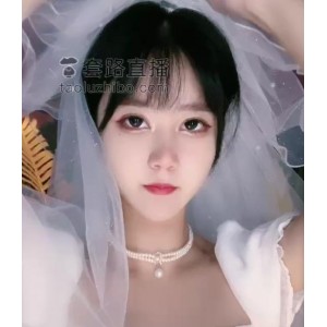 Vinni维妮：三部套路直播，颜值超竿娆身材极好，小脚惊艳