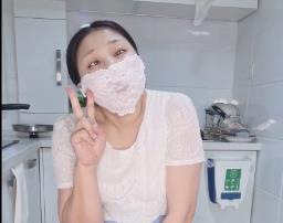 豐滿熟女桃子冰自拍爆火短片,时长5分21秒,观看30W+次