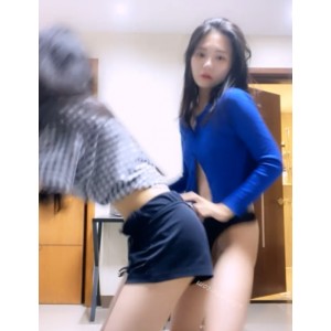 土豪重金定制：身材无敌美女姐妹花出租房给力PK热舞8V1.23G百度盘