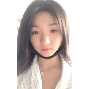 校园直播：小依依的互动经历96v39.3g