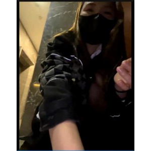 Love-Lynn男厕所自拍视频资源，火爆主播P水秀，商场楼梯间震撼表现