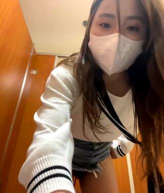 Love-Lynn男厕T蛋P水秀主播资源合集,商场楼梯间自拍火爆视频,停更前最后精彩