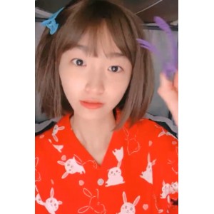 19岁学妹呜崽酱：448个视频，总大小49.9G，备受收藏