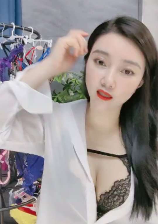 风韵少妇陈洲原味小热裤视频收藏98部,总大小55v58.3g