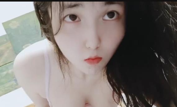 金钱加持!超严重X瘾症小妹xiaoe自拍作品,475张视频等你体验!