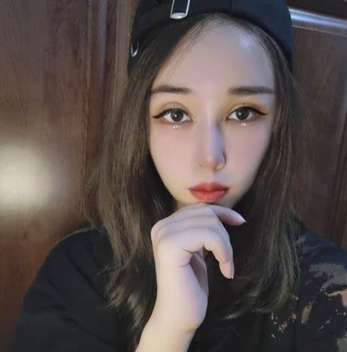 草莓味软糖网红少女VIP资源合集,女神整容白丝JK蹲马桶视频Twitter精选