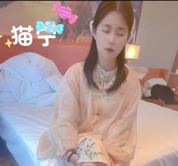 唯美汉服新人猫宁特写15分44秒,深海特效原画定制棒棒糖