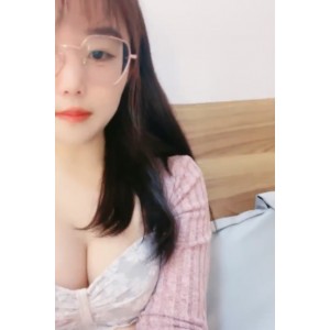 火箭118v47g：眼镜反差婊的收藏热议