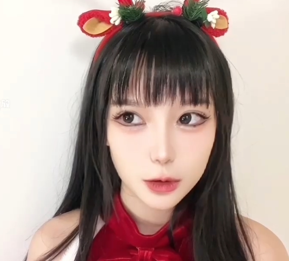 欲梦圣诞特辑:美少女足艺指教,窒息寸止释放,某处包裹低语催精,狂送女神玩弄1+600M