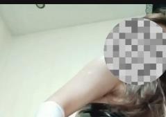 19岁女大学生甜甜展示心之钢车灯小视频,S~M爱好者必看!