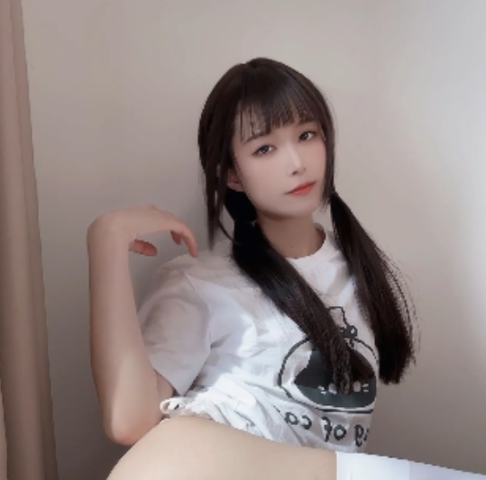 网红布丁大法:猫爪印新作,自购资源,74p视频总大小490mb