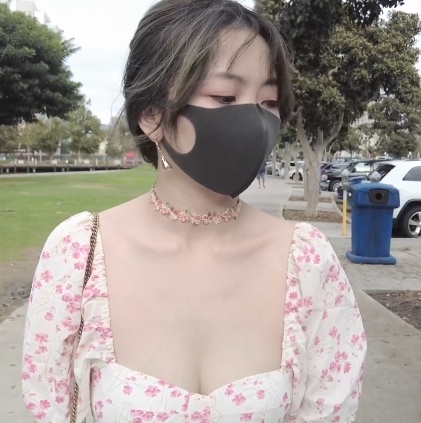 P站网红HongKongDoll:玩偶姐姐的独特风格视频大放送