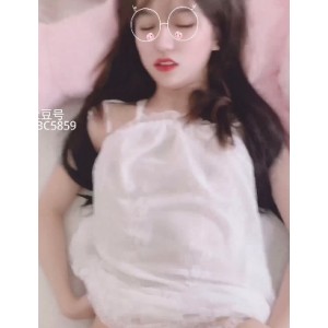 91不见星空：清纯女神网红乖乖女的魔爪视频（237MB）