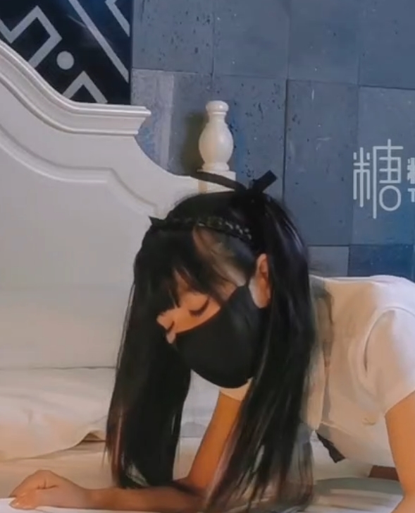 想要成为一名腿控,因为糖心VIP的丝袜片段实在是太吸引人了。快来一起探索这个充满神秘色彩的世界吧!