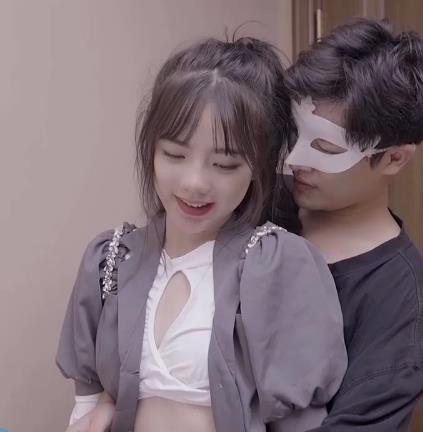 抖音热议!潘甜甜16岁青春靓丽三部曲火爆话题,时长总计128分钟!