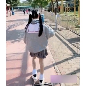 不禁想要走进她可爱的世界，一起感受她的魅力！