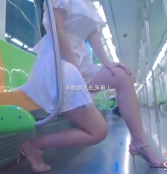 神秘福利姬展示四则视频，百度盘存储，画质一般